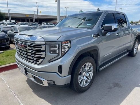 Used 2023 GMC Sierra 1500 Denali AWD/4WD image 2