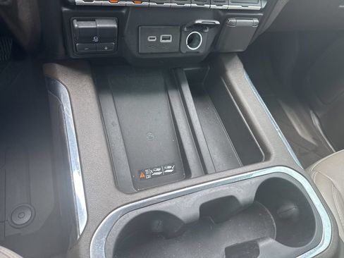 Used 2020 Chevrolet Silverado 1500 LTZ w/ LTZ Premium Package AWD/4WD image 21