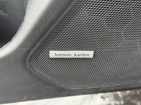 Used 2018 Subaru Outback 3.6R Touring AWD/4WD image 10