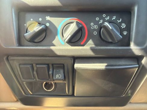 Used 1999 Jeep Wrangler Sahara AWD/4WD image 27