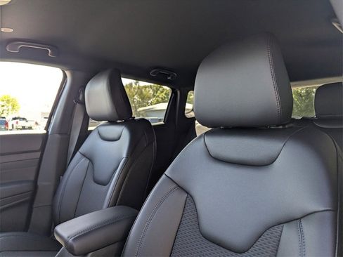 New 2026 Jeep Compass Latitude image 11