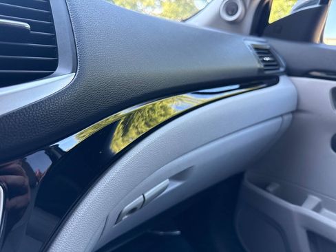 Used 2017 Honda Pilot Elite image 26