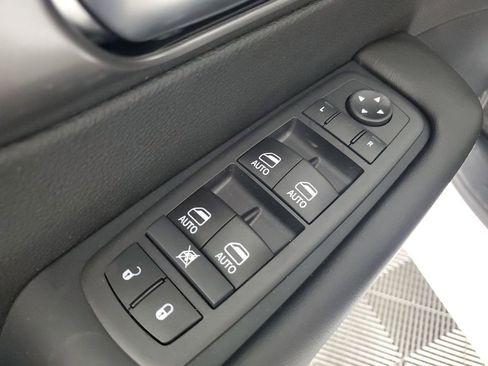 New 2026 Chrysler Pacifica Select image 28