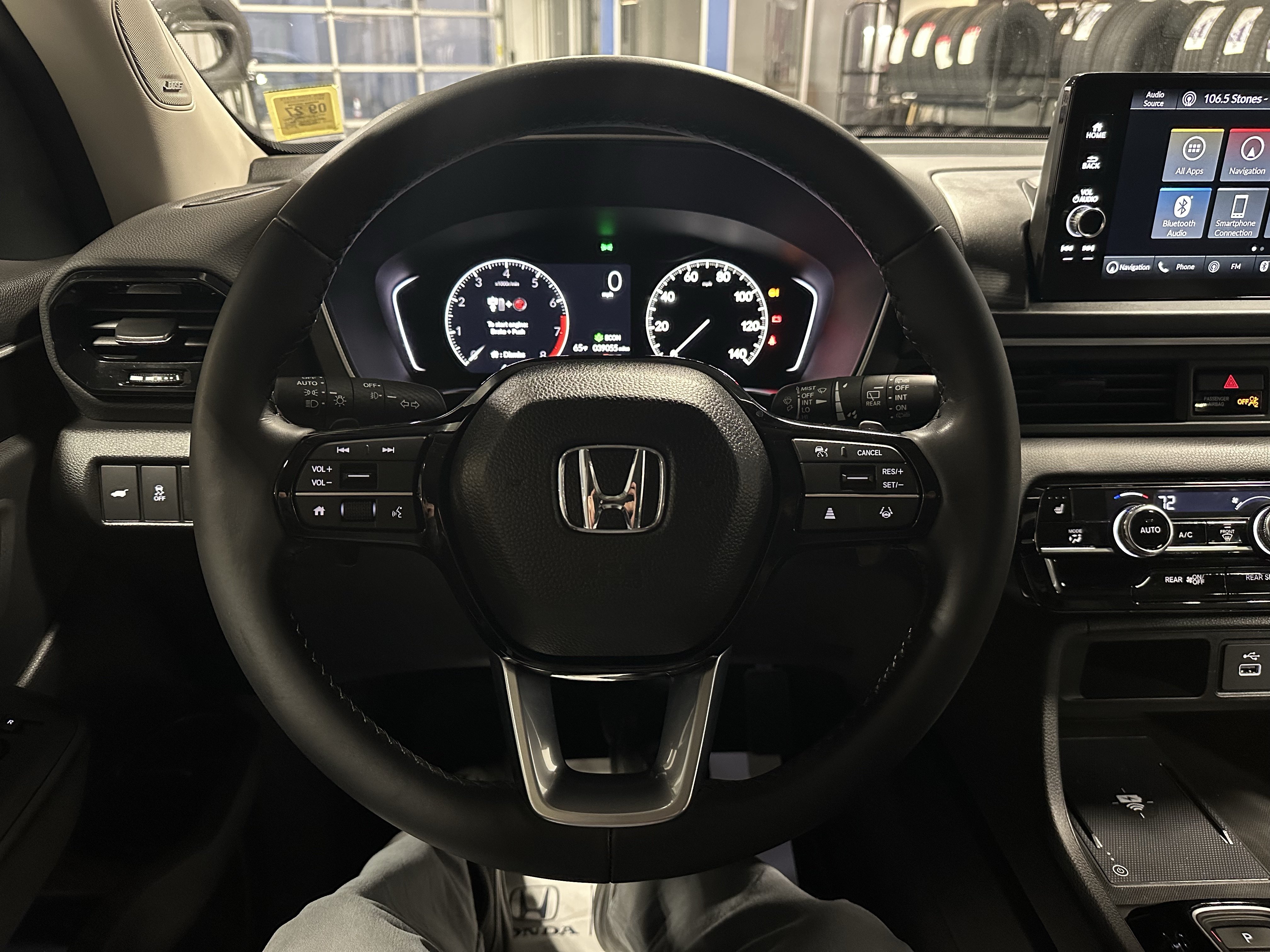 Used 2023 Honda Pilot Touring image 11
