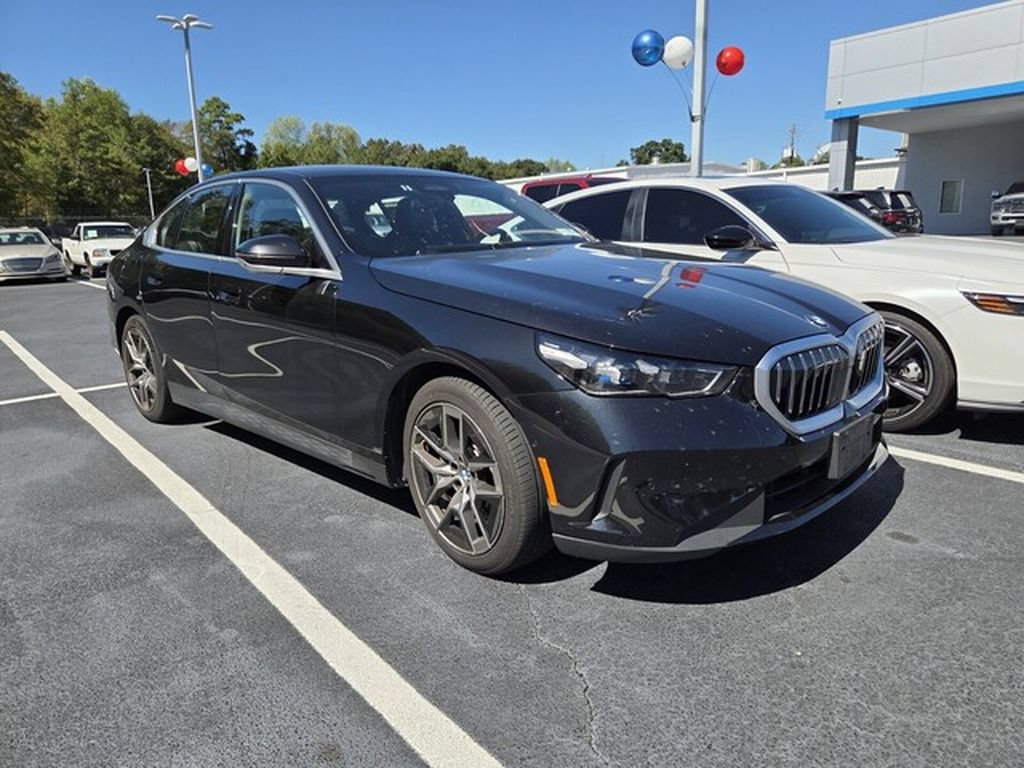 Used 2026 BMW 530i xDrive AWD/4WD image 3