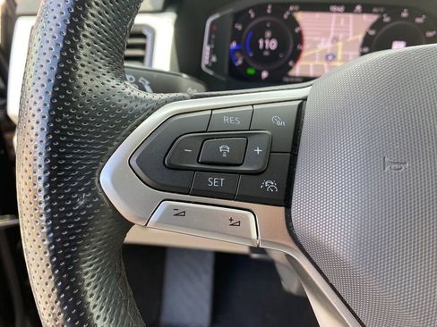 Used 2022 Volkswagen Atlas SEL R-Line image 16