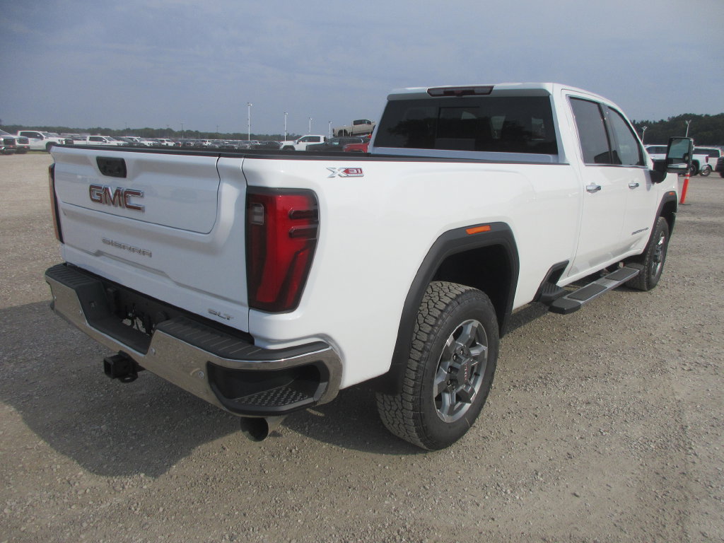 New 2026 GMC Sierra 3500 SLT w/ SLT Premium Package AWD/4WD image 5