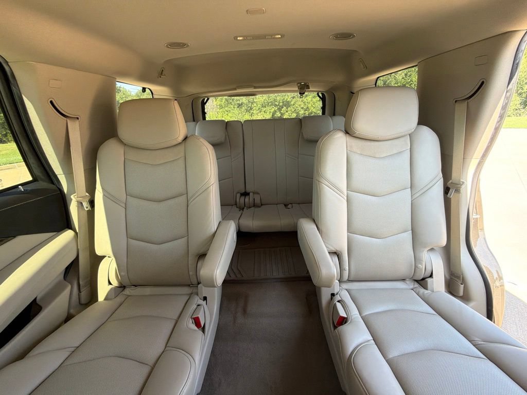 Used 2020 Cadillac Escalade Luxury AWD/4WD image 30