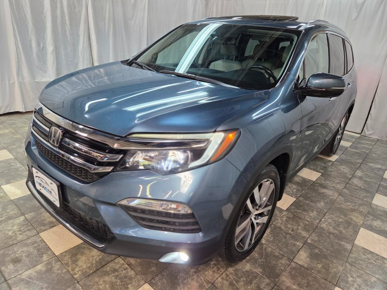 Used 2018 Honda Pilot Elite image 2