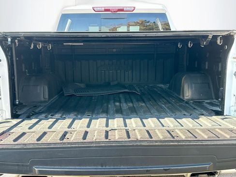 Used 2024 GMC Sierra 1500 AT4 w/ Technology Package image 26