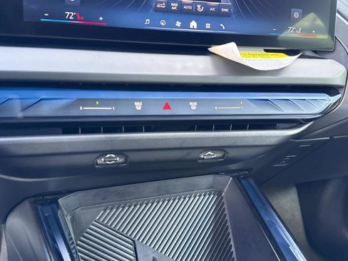 Certified 2025 BMW X3 xDrive30i w/ M Sport Package image 27