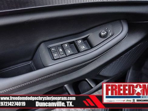 Used 2025 Jeep Grand Cherokee Altitude AWD/4WD image 37