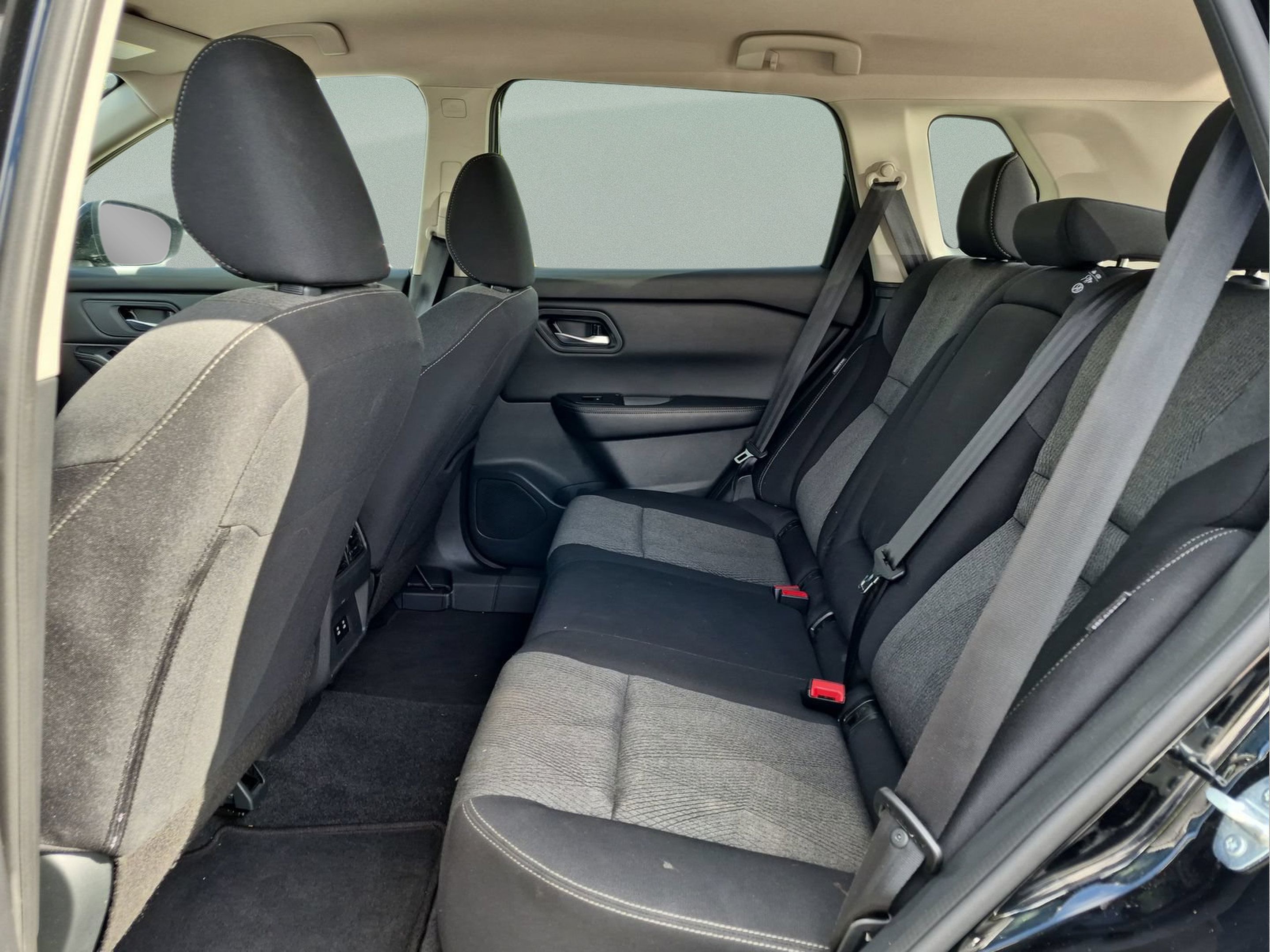 Used 2026 Nissan Rogue SV FWD image 16