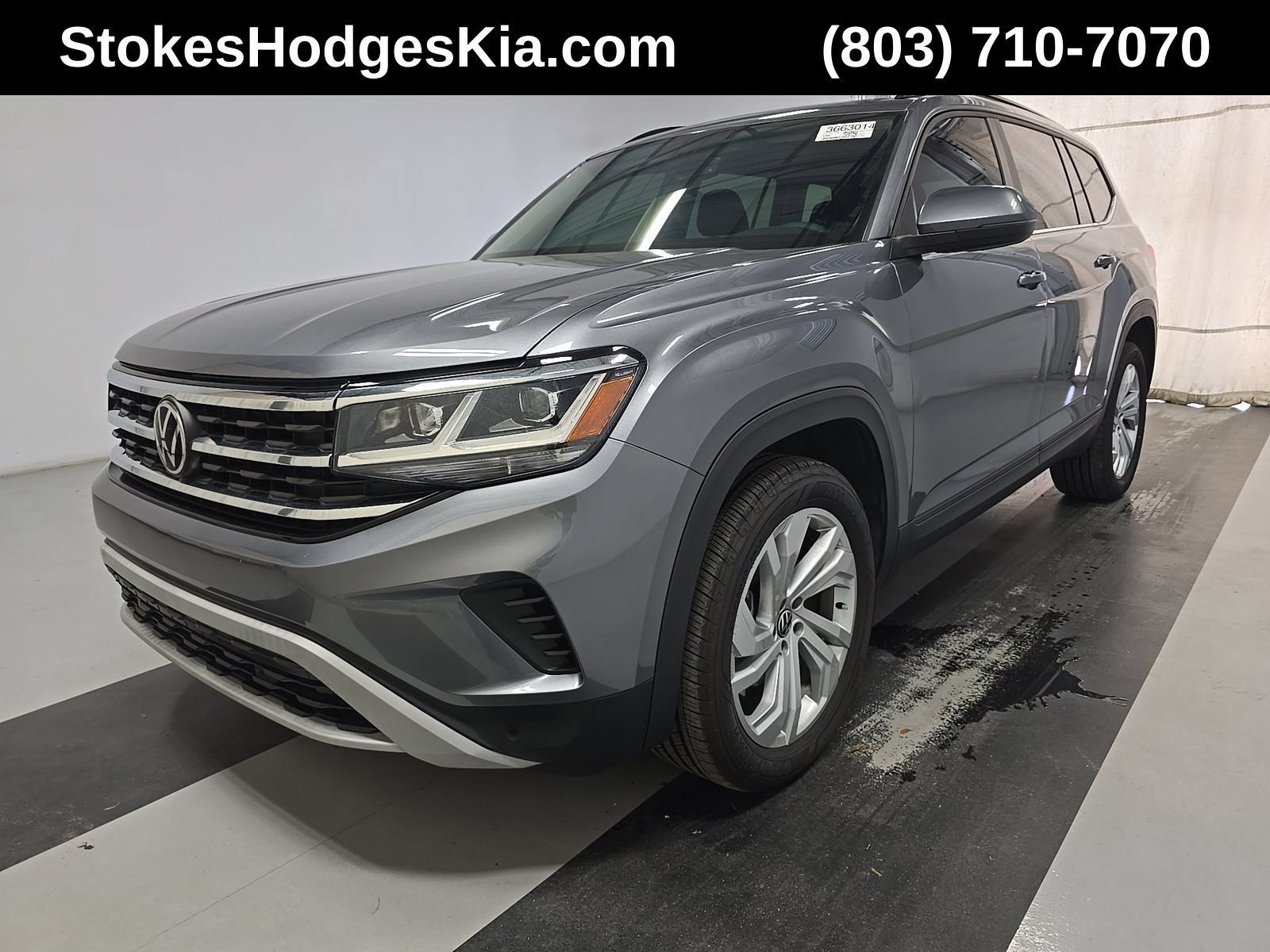 Used 2023 Volkswagen Atlas SE w/ Panoramic Sunroof Package FWD image 1