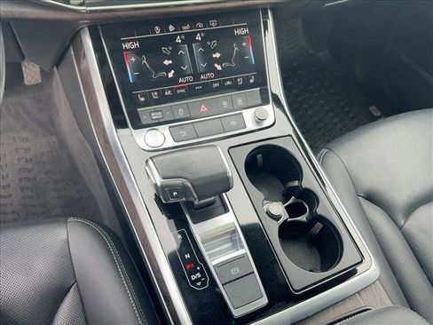 Used 2020 Audi Q8 Premium Plus image 12