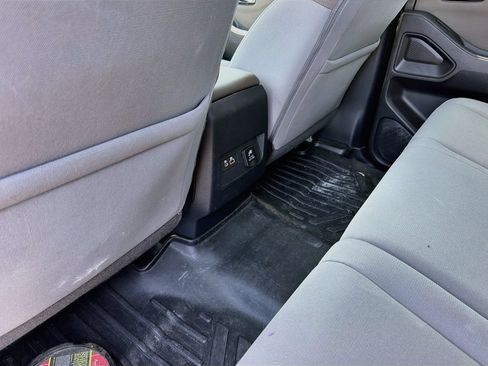 Used 2022 Nissan Frontier SV AWD/4WD image 23