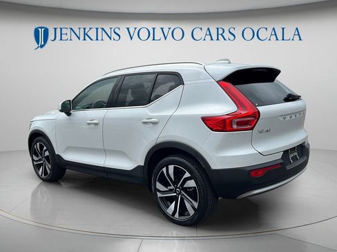 Used 2024 Volvo XC40 B5 Plus w/ Climate Package AWD/4WD image 5