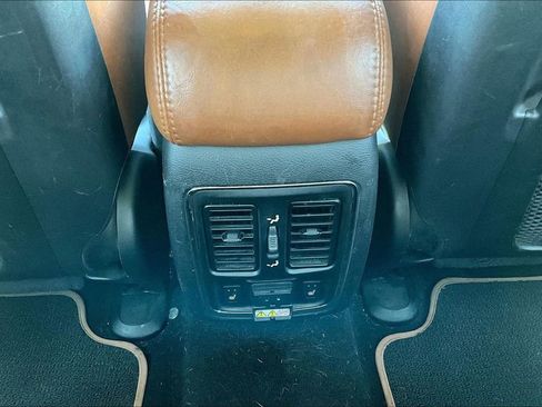 Used 2012 Jeep Grand Cherokee Overland Summit image 33