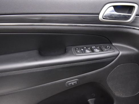 Used 2021 Jeep Grand Cherokee Limited w/ Premium Lighting Group AWD/4WD image 28