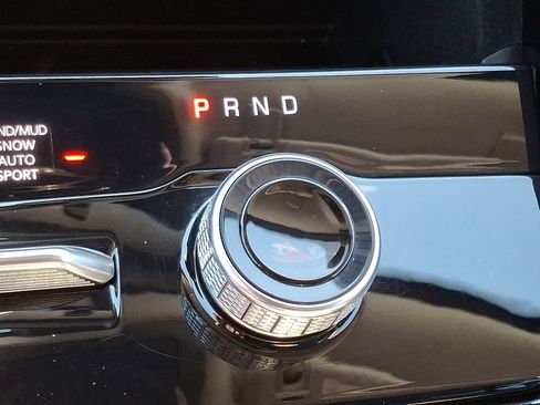 Used 2023 Jeep Grand Cherokee Limited image 15