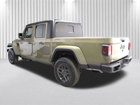 New 2026 Jeep Gladiator Sport image 5