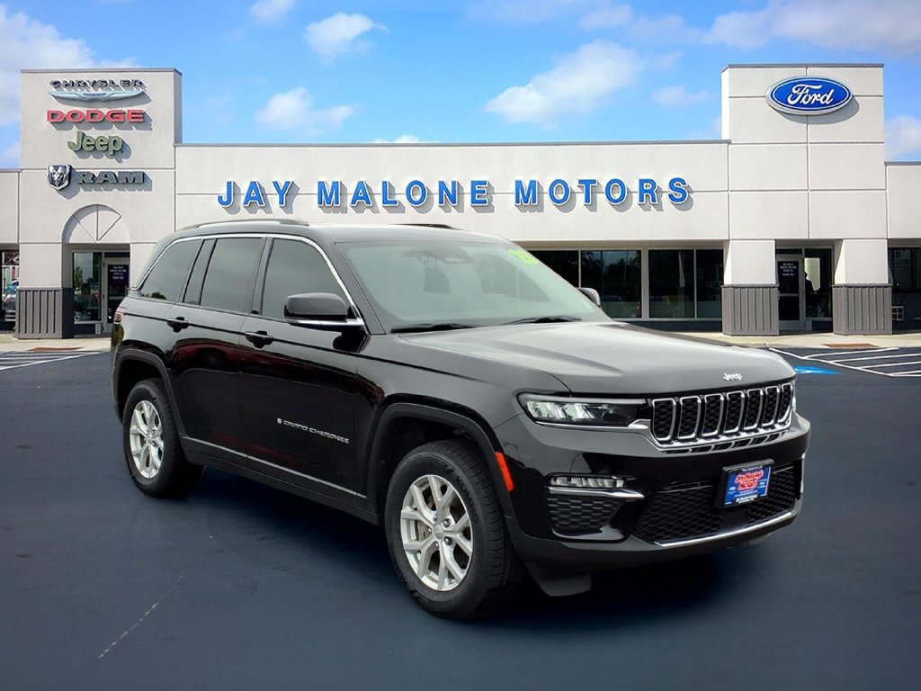 Used 2023 Jeep Grand Cherokee Limited w/ Trailer Tow Package AWD/4WD image 10