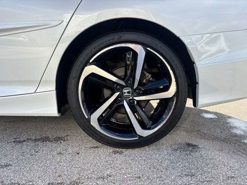Used 2018 Honda Accord Sport image 28