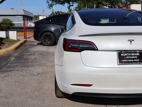 Used 2022 Tesla Model 3 Performance AWD/4WD image 15