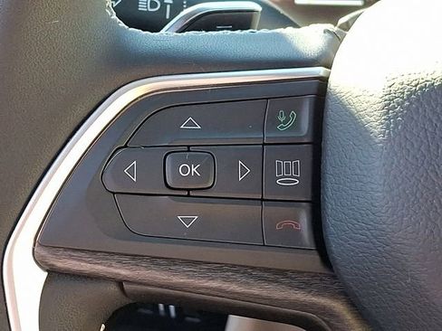 Used 2024 Jeep Grand Cherokee Limited image 23