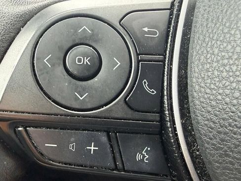 Used 2021 Toyota RAV4 XLE Premium FWD image 17
