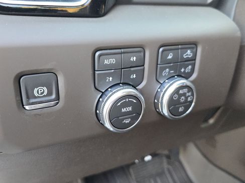 New 2026 GMC Sierra 2500 Denali w/ Denali Reserve Package image 18