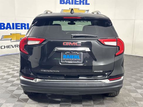 Used 2022 GMC Terrain SLT image 4