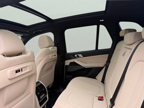 Used 2021 BMW X5 xDrive40i w/ Premium Package image 9