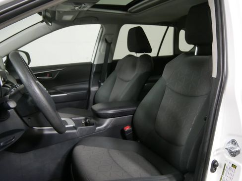 Used 2024 Toyota RAV4 XLE w/ Convenience Package AWD/4WD image 12