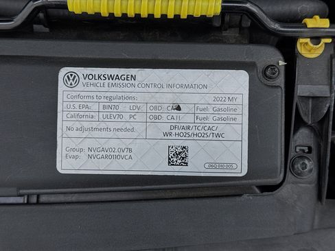 Used 2022 Volkswagen GTI SE FWD image 21