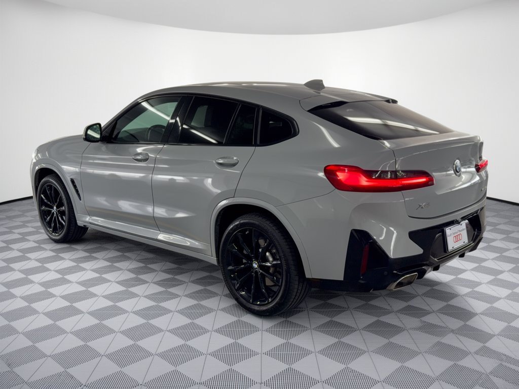 Used 2022 BMW X4 xDrive30i w/ M Sport Package AWD/4WD image 3