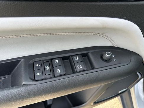 Used 2022 Jeep Compass Limited w/ Sun and Sound Group image 10