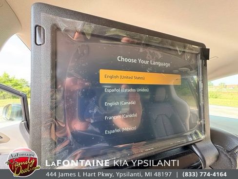 Used 2022 Chrysler Pacifica Touring-L w/ Uconnect Theater Family Group FWD image 13