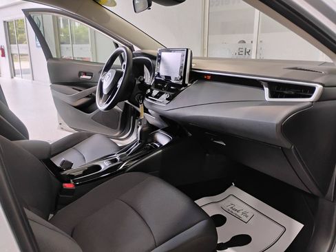 Used 2020 Toyota Corolla LE FWD image 48