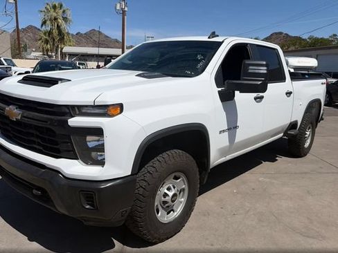 Used 2024 Chevrolet Silverado 2500 W/T AWD/4WD image 4