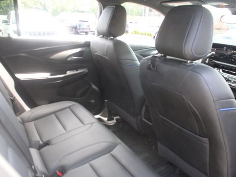 Used 2024 Buick Envista Sport Touring w/ Convenience I Package FWD image 29
