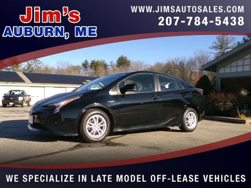 Used 2016 Toyota Prius Two image 1