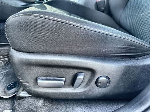 Used 2018 Toyota RAV4 XLE image 20