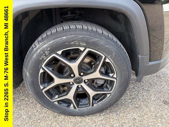 Used 2025 Jeep Compass Limited AWD/4WD image 8