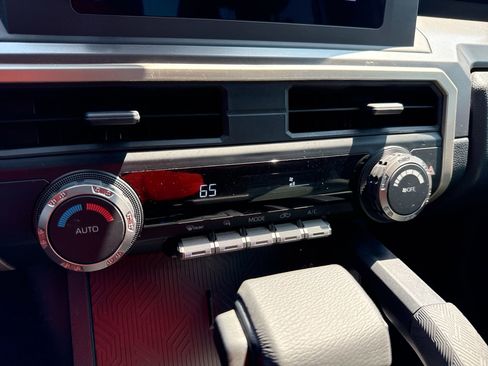 Used 2024 Toyota Tacoma TRD Sport image 16