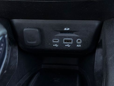 Used 2022 Chevrolet TrailBlazer RS w/ Sun and Liftgate Package AWD/4WD image 17