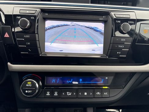 Used 2016 Toyota Corolla LE image 19