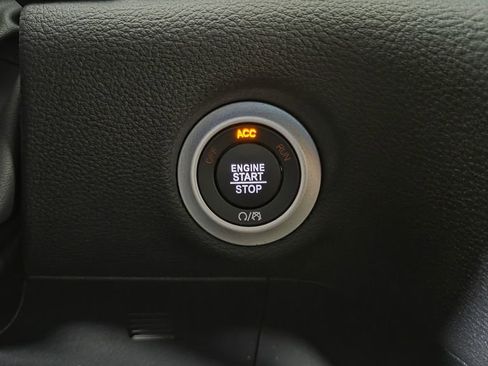 New 2026 Chrysler Pacifica Select image 21