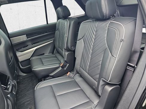 New 2026 Cadillac Vistiq Platinum w/ LPO, Floor Liner Package image 17
