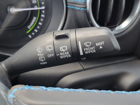 Used 2022 Jeep Wrangler Unlimited Rubicon 4xe w/ Cold Weather Group AWD/4WD image 14
